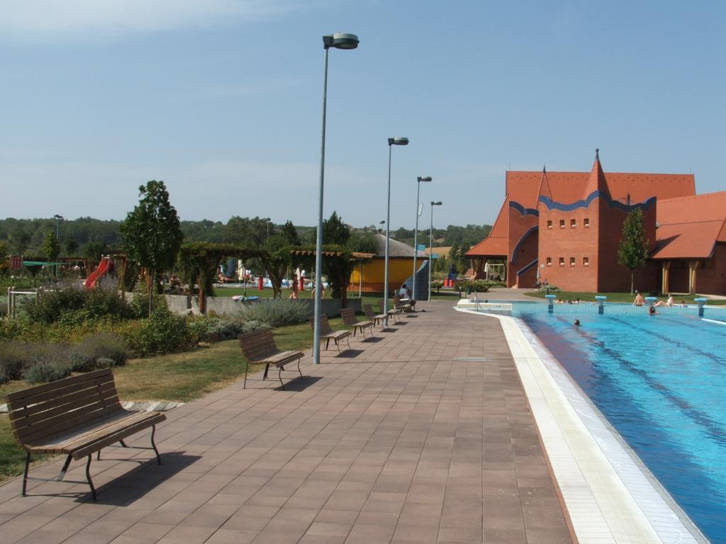 Kis Teniszhaz Ordacsehi Zewnętrze zdjęcie